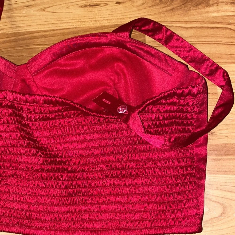 Red Halter Crop Top  size large NWT BOG - Picture 4 of 7
